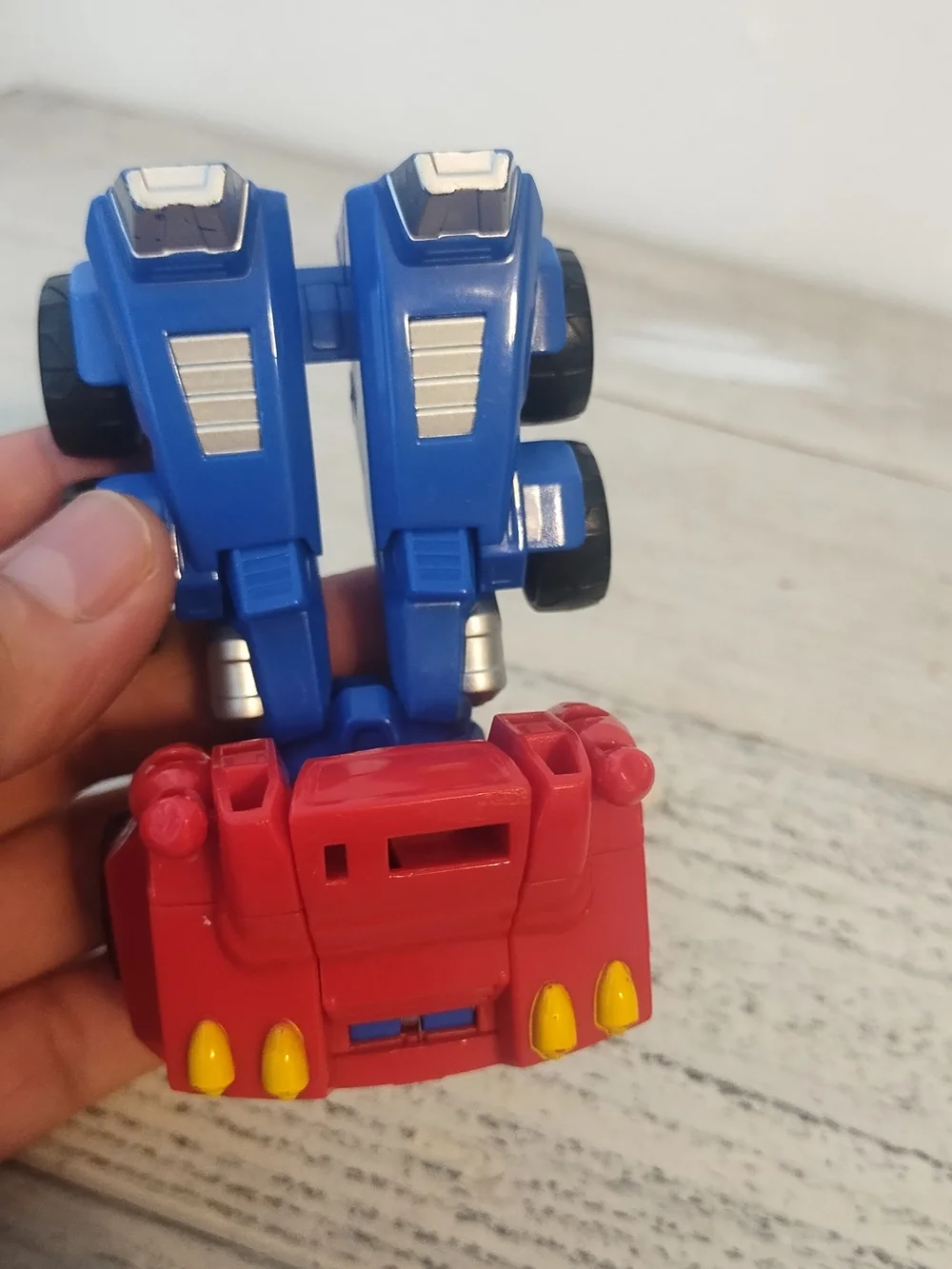 Transformers Rescue Bots Rescan Optimus Prime  Complete